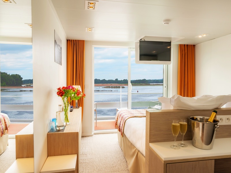 Upper Deck 2 Adjustable Twin Beds CAT. A